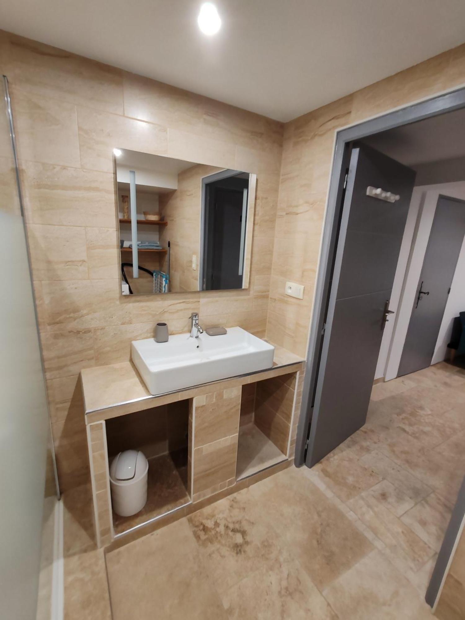 Appartement T3 Neuf Proche Centre Ville, Clim Et Parking Et Centrale Edf Valence  外观 照片